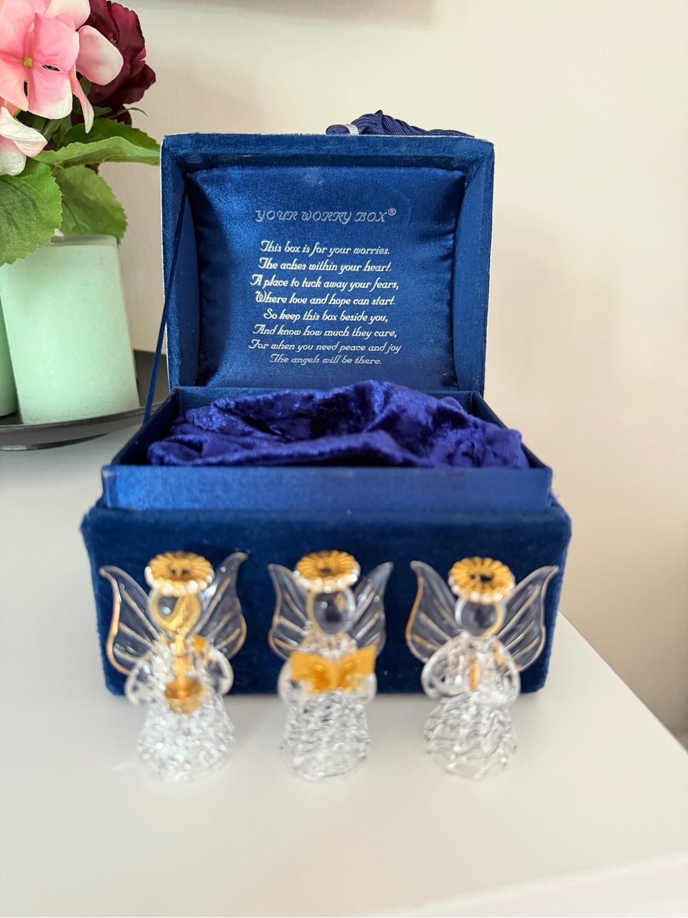 Vintage "Your Worry Box" Velvet Musical Trinket Box with 3 Glass Angels - Picture 10 of 10